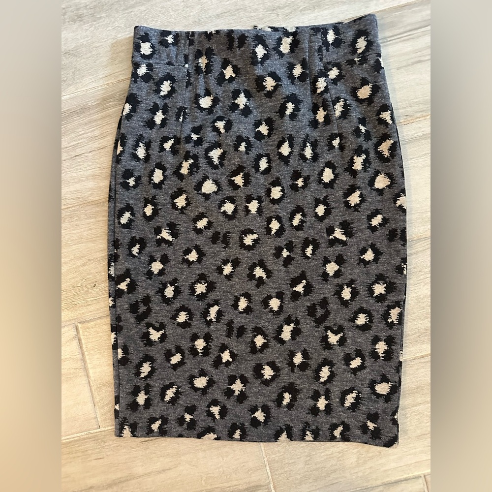 LOFT Gray and White Pencil Skirt Midi Night Out
